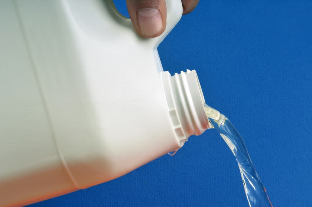 What are some common myths and truths about bleach