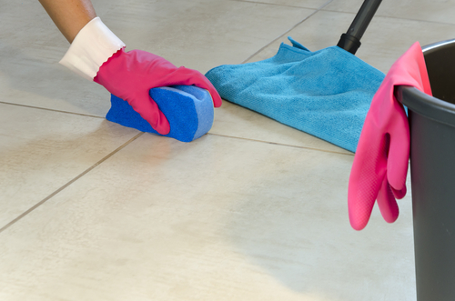 Who provides high-quality house cleaning services in Greeley
